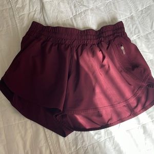Tracker Short 4” lululemon maroon